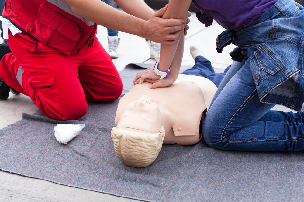 Tag et bad spiralformet forbi Best CPR: Chest Pumps + Rescue Breathing, Study Says | American Council on  Science and Health